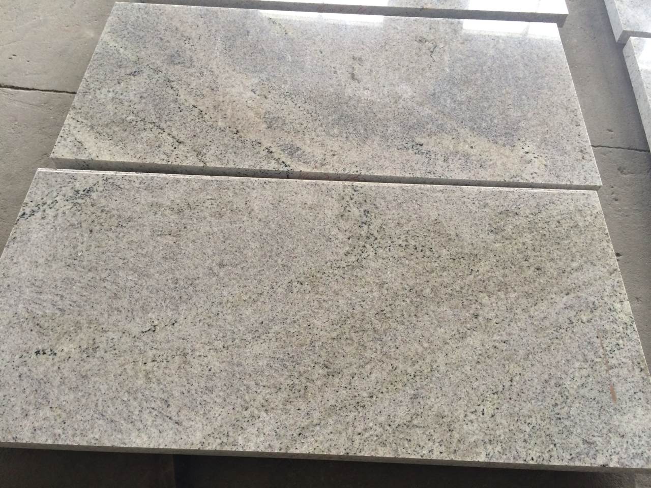 Kashmir White Granite Polished Flooing Tiles